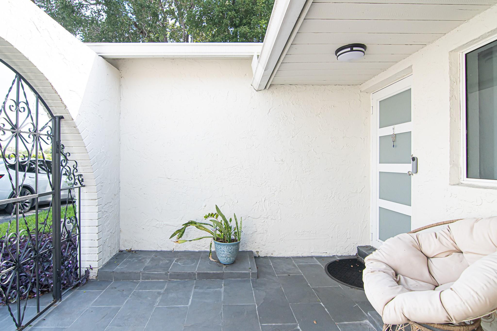 8612 Miramar Boulevard, Miramar
