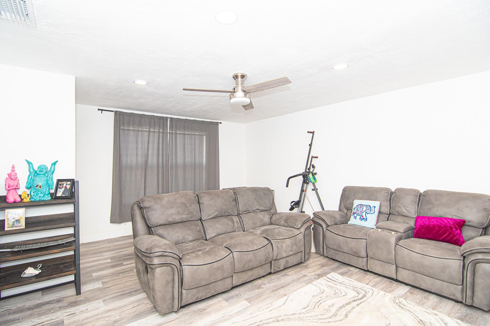 8612 Miramar Boulevard, Miramar
