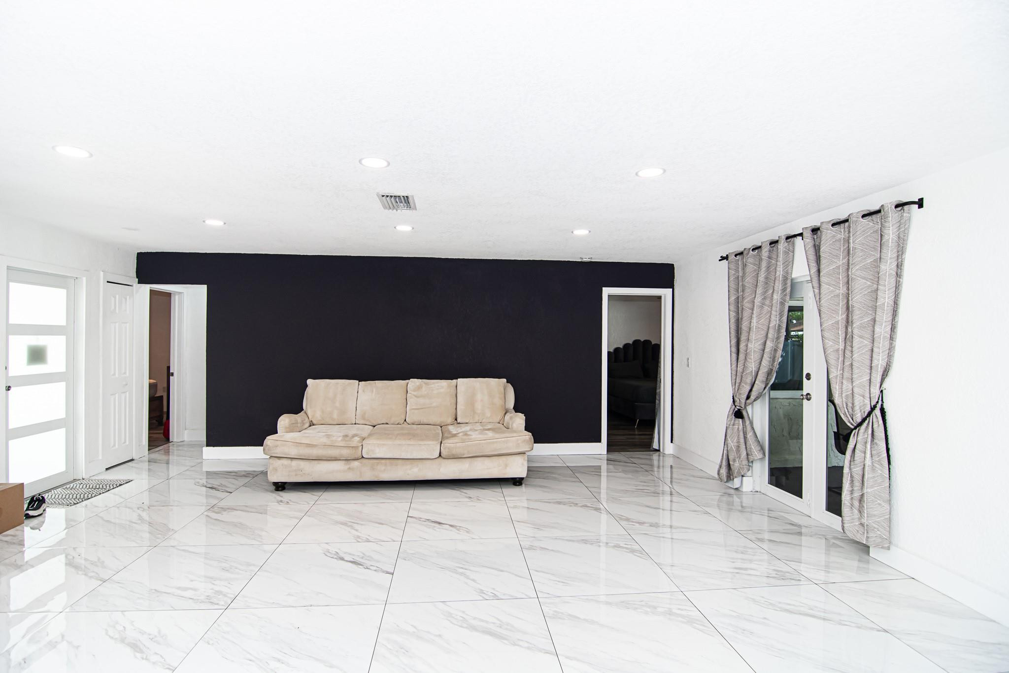 8612 Miramar Boulevard, Miramar