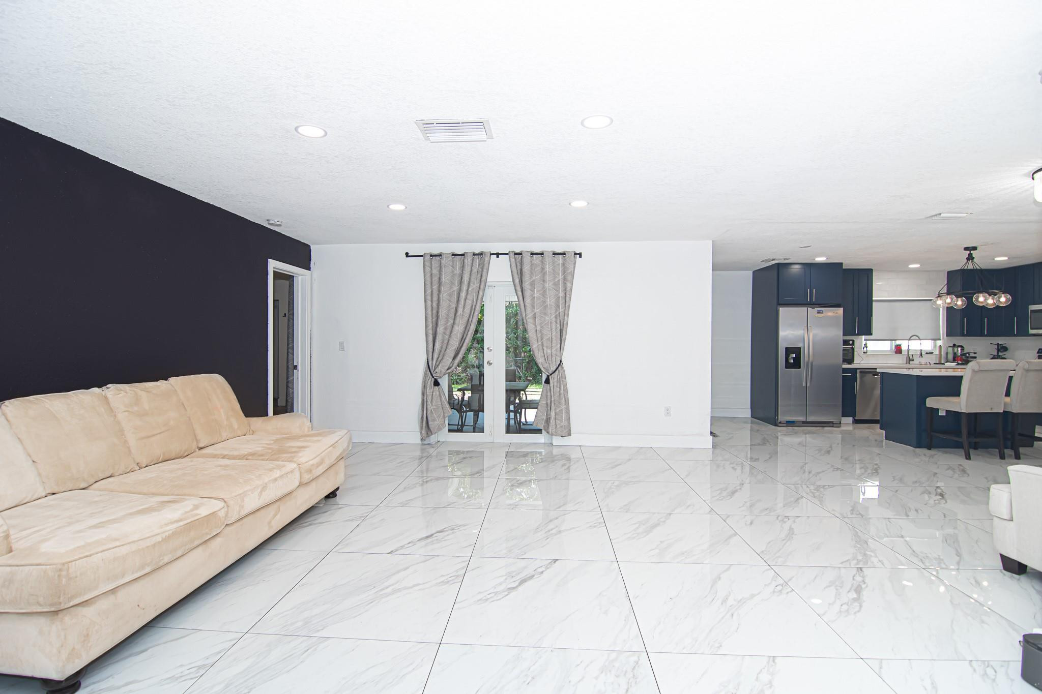 8612 Miramar Boulevard, Miramar