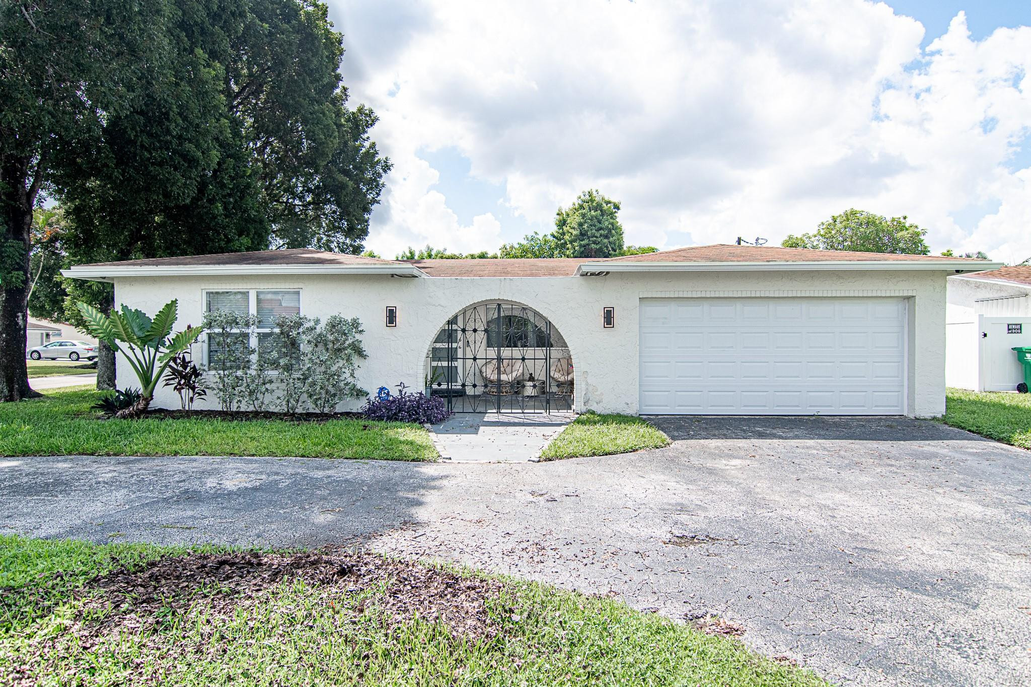 8612 Miramar Boulevard, Miramar