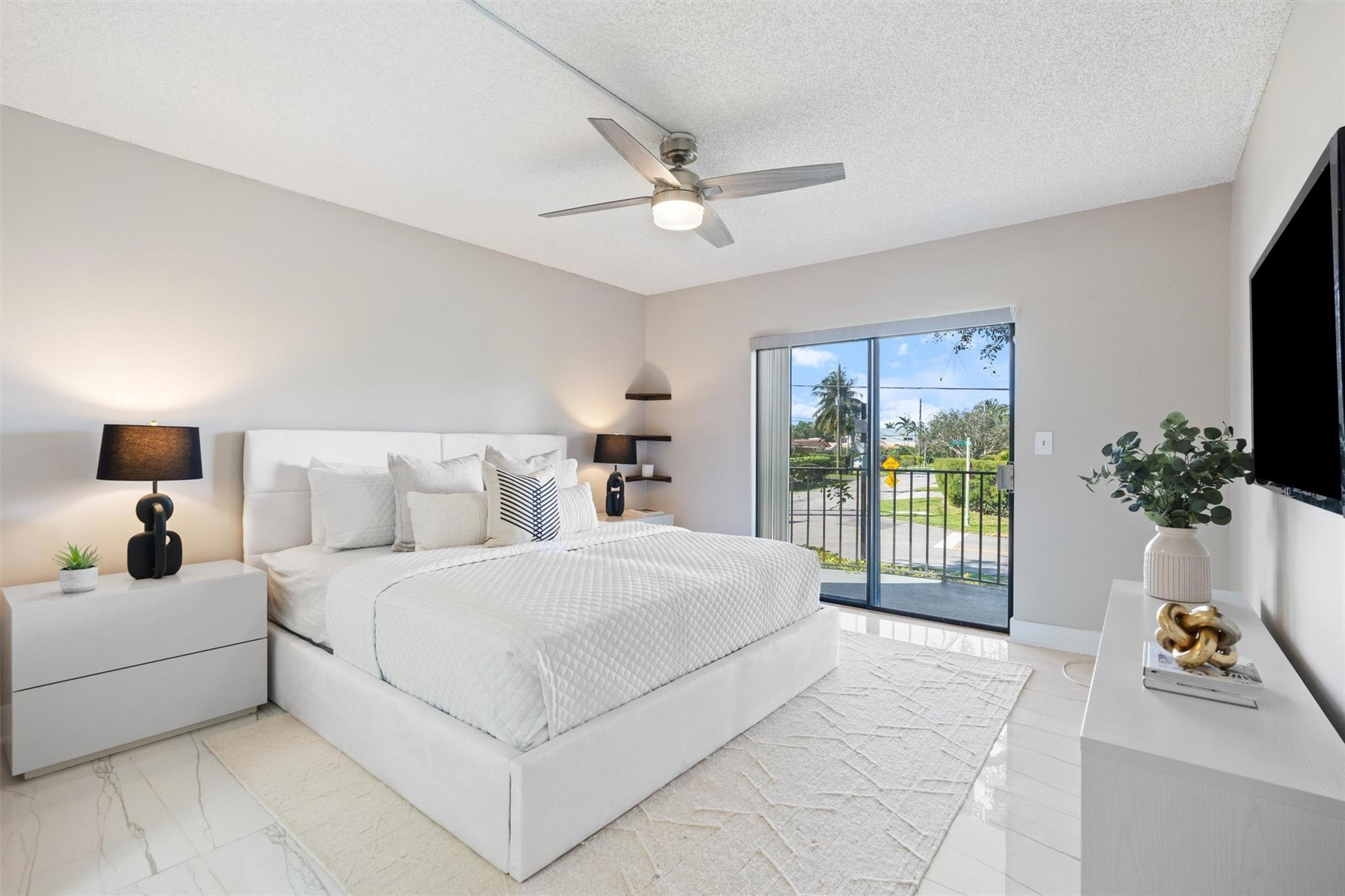 4013 N Ocean Dr 107