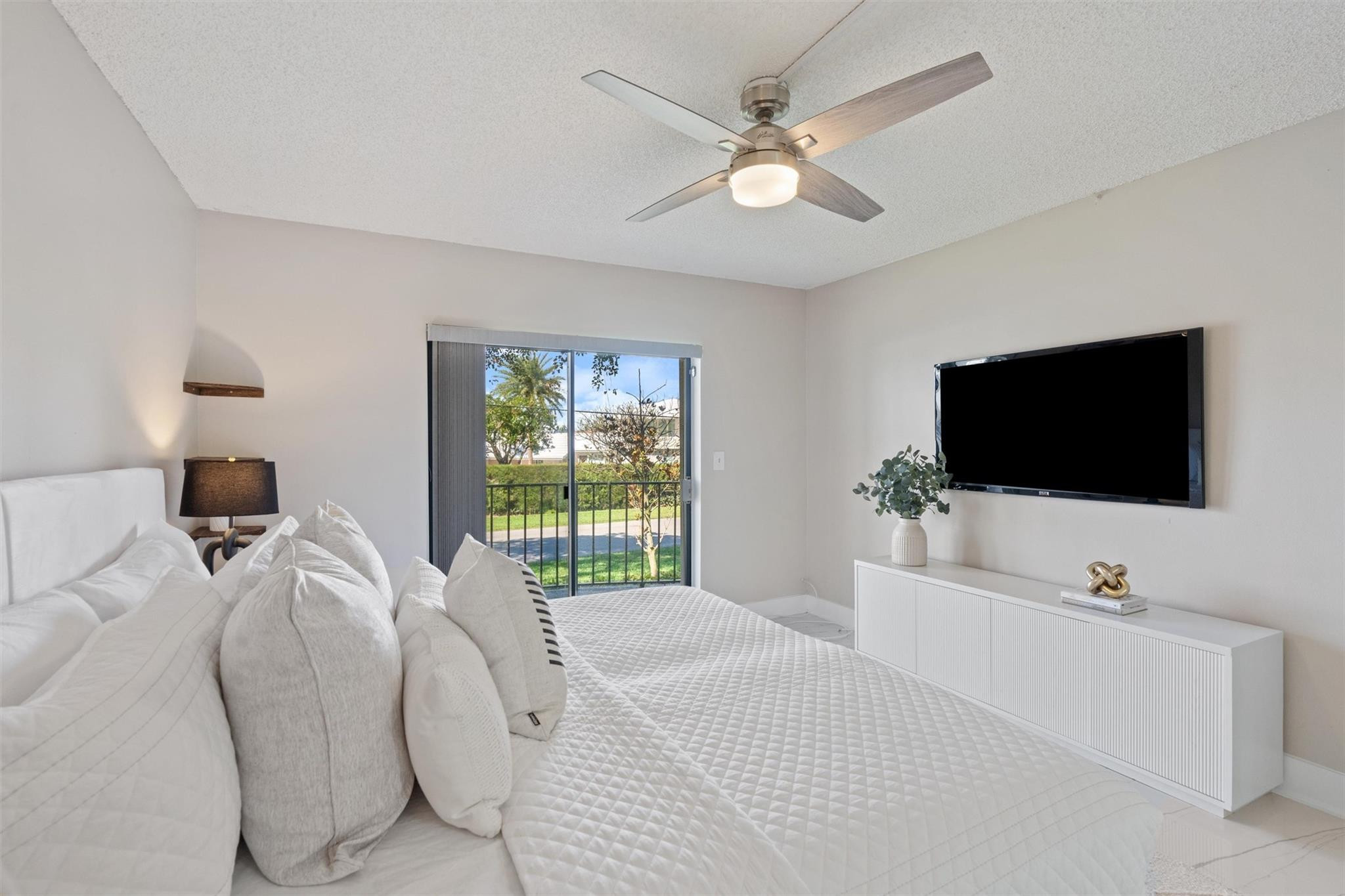4013 N Ocean Dr 107