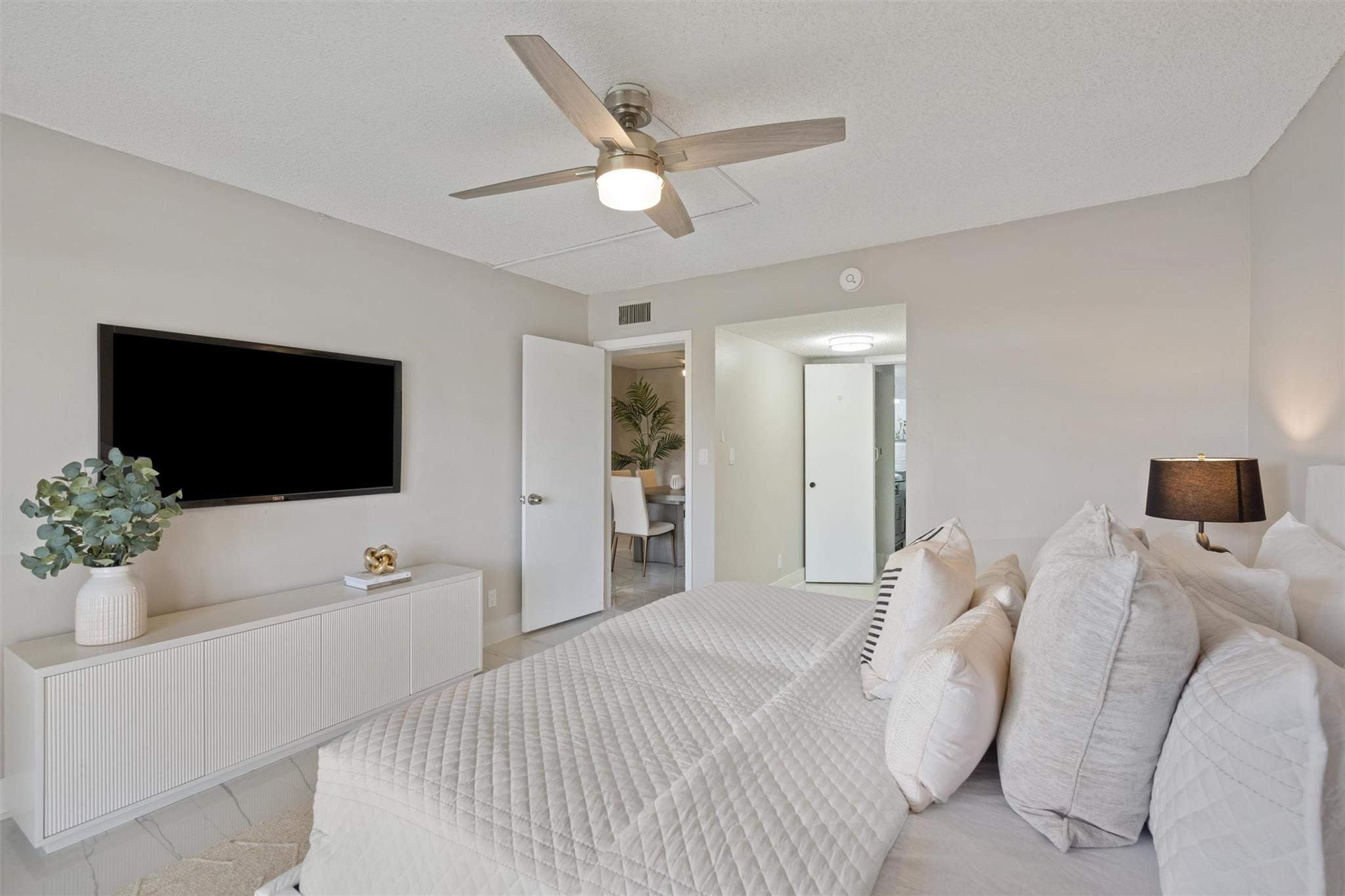4013 N Ocean Dr 107