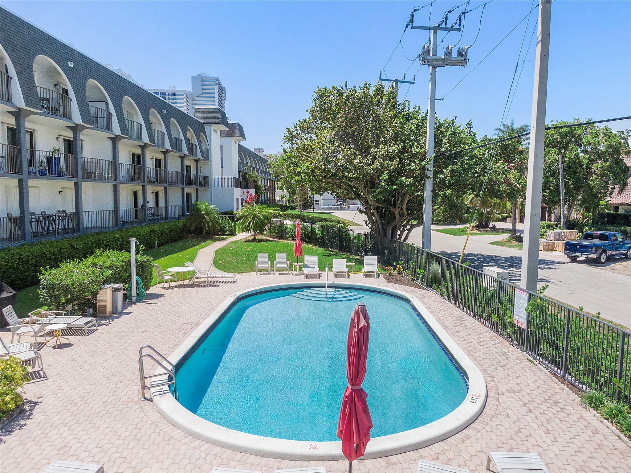 4013 N Ocean Dr 107