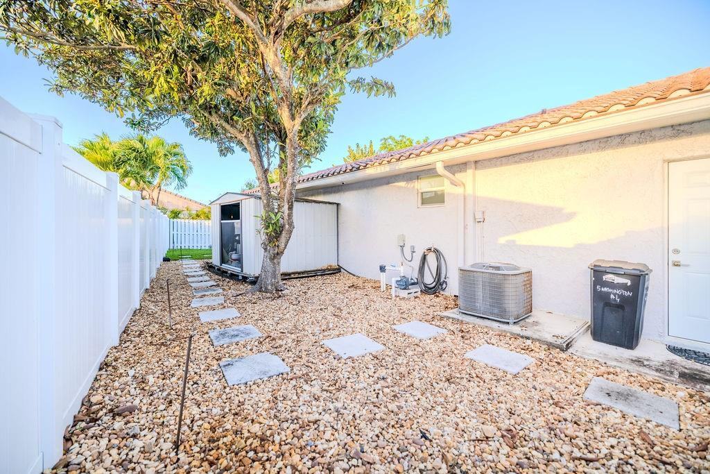 8551 Gatehouse Rd