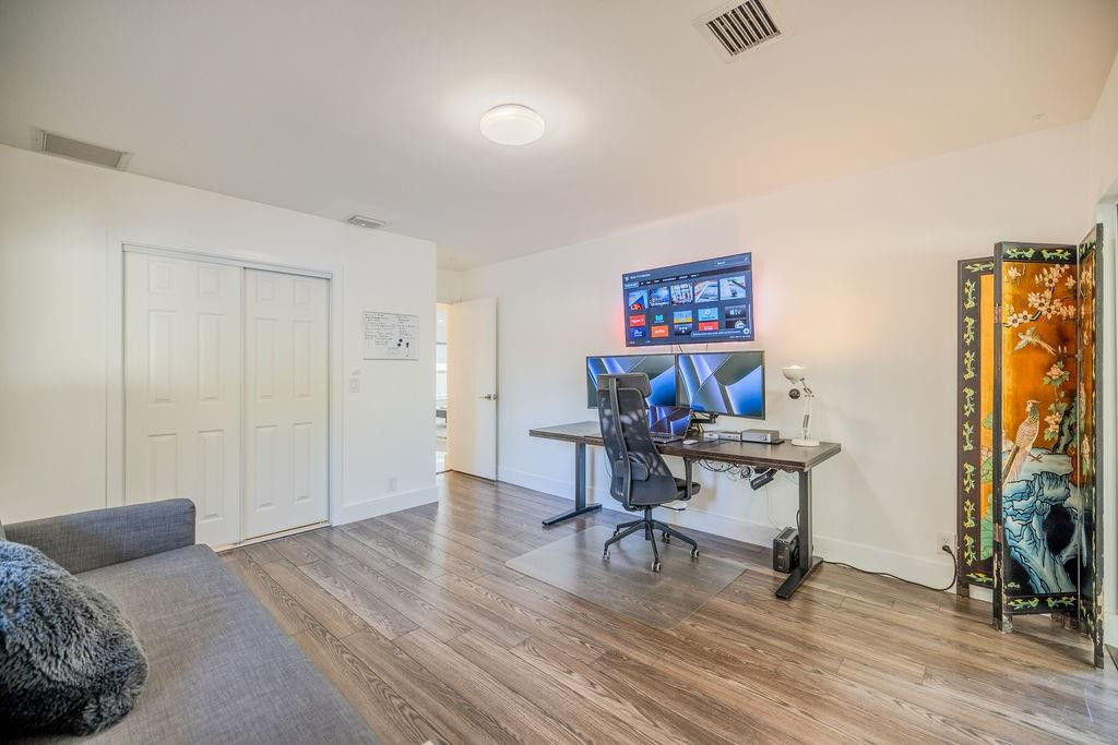 8551 Gatehouse Rd