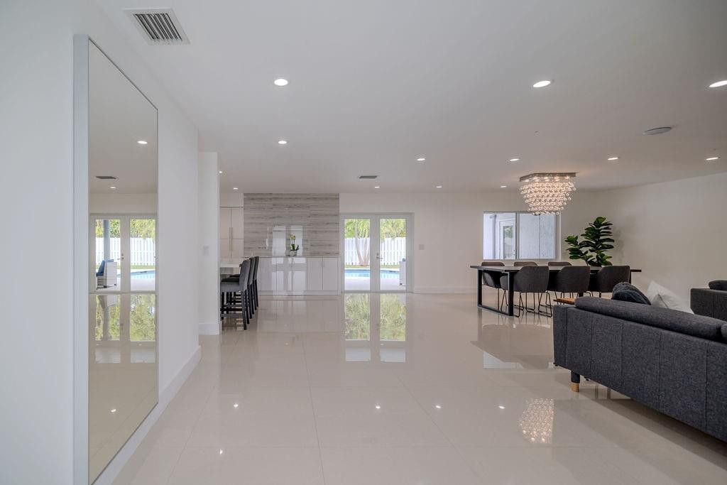 8551 Gatehouse Rd