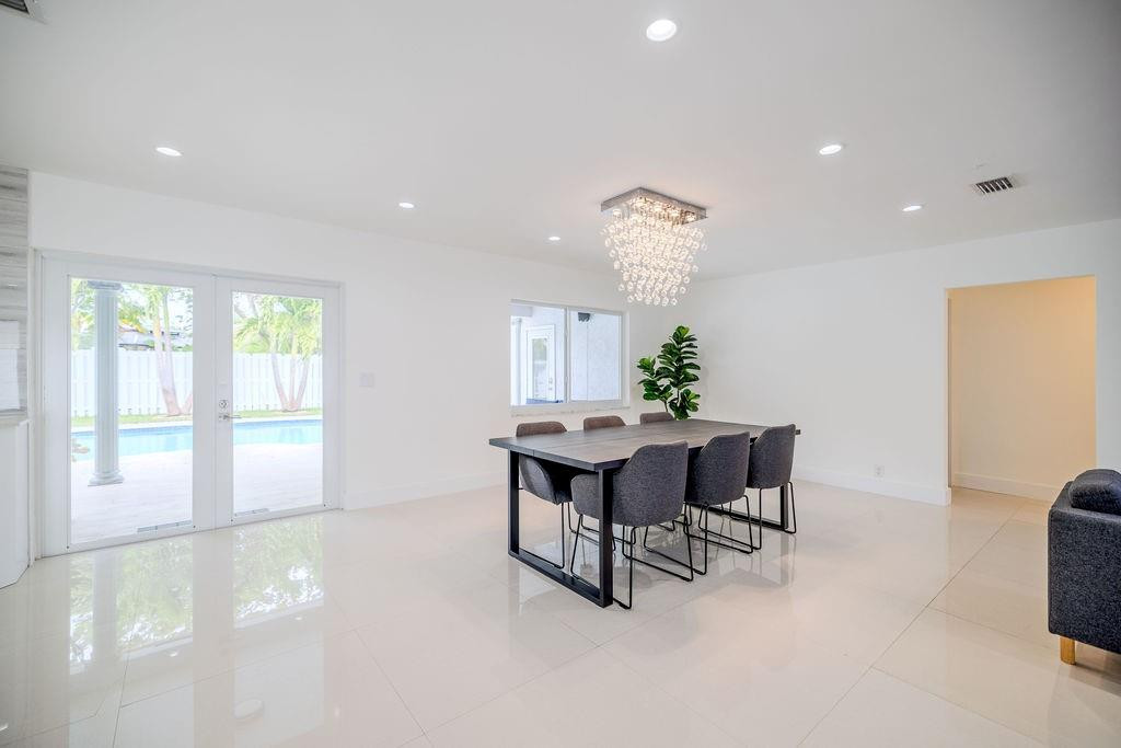 8551 Gatehouse Rd