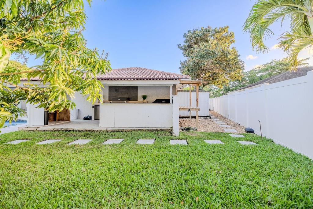 8551 Gatehouse Rd