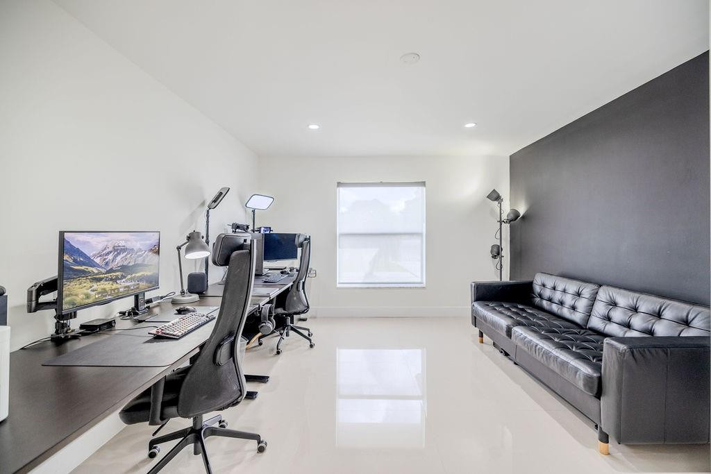 8551 Gatehouse Rd