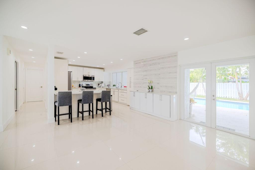 8551 Gatehouse Rd
