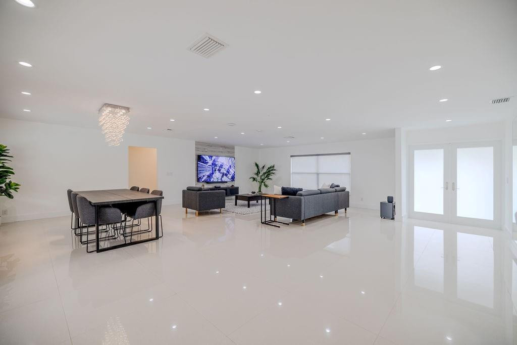 8551 Gatehouse Rd