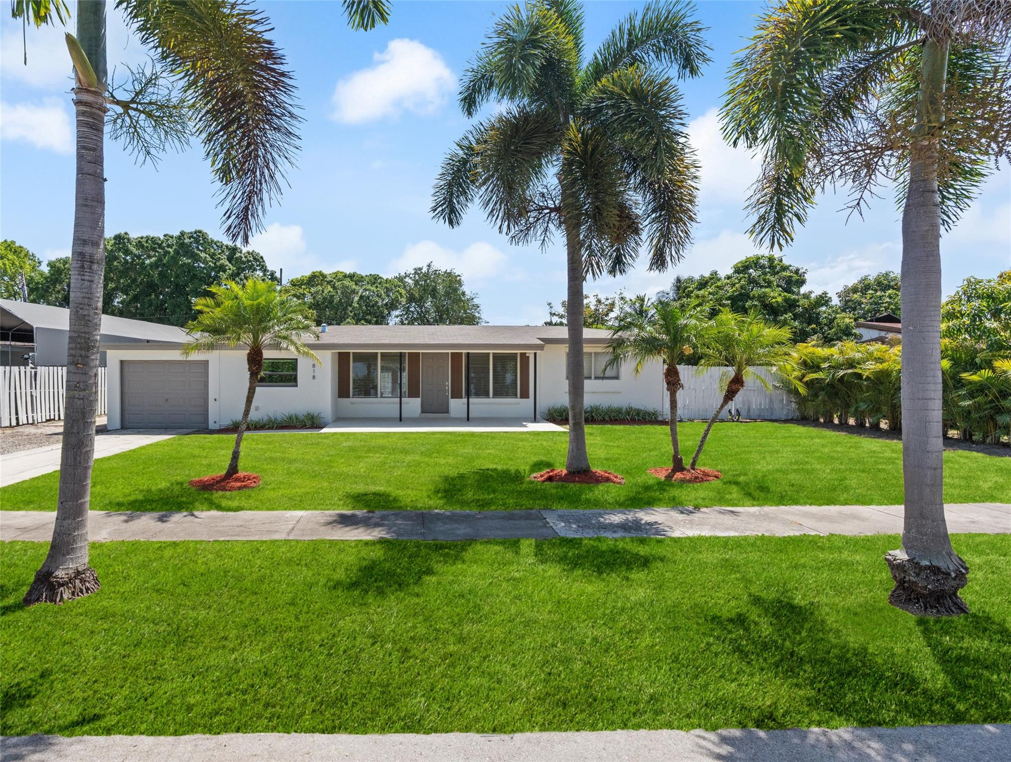 818 Fairway Dr