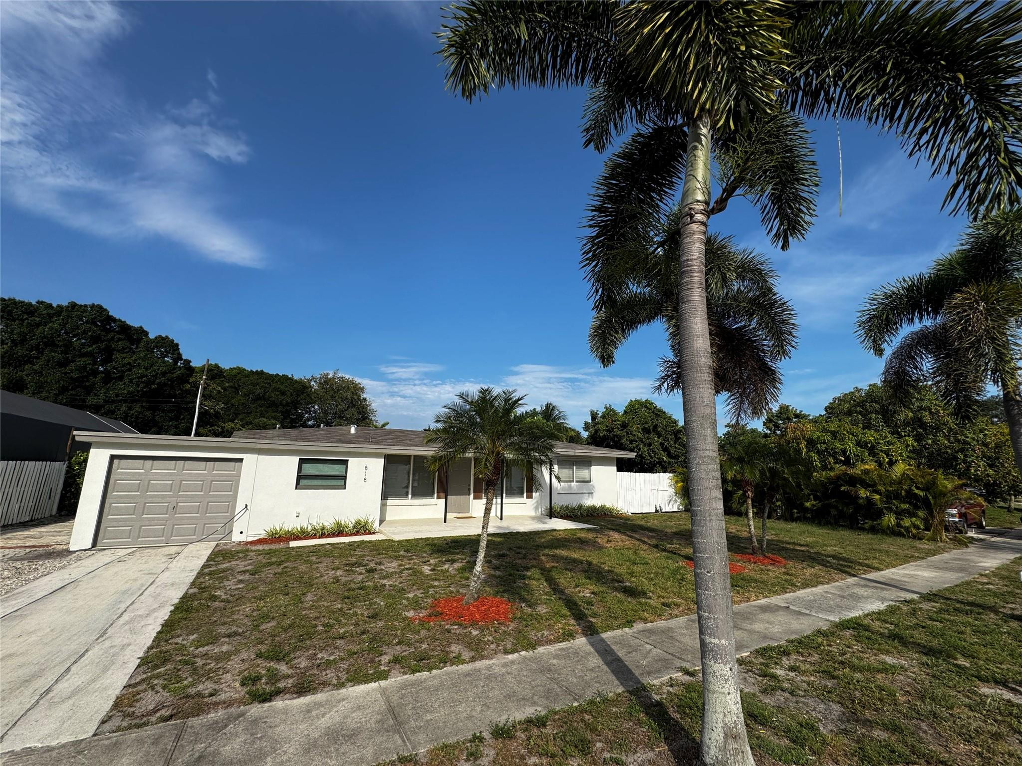 818 Fairway Dr