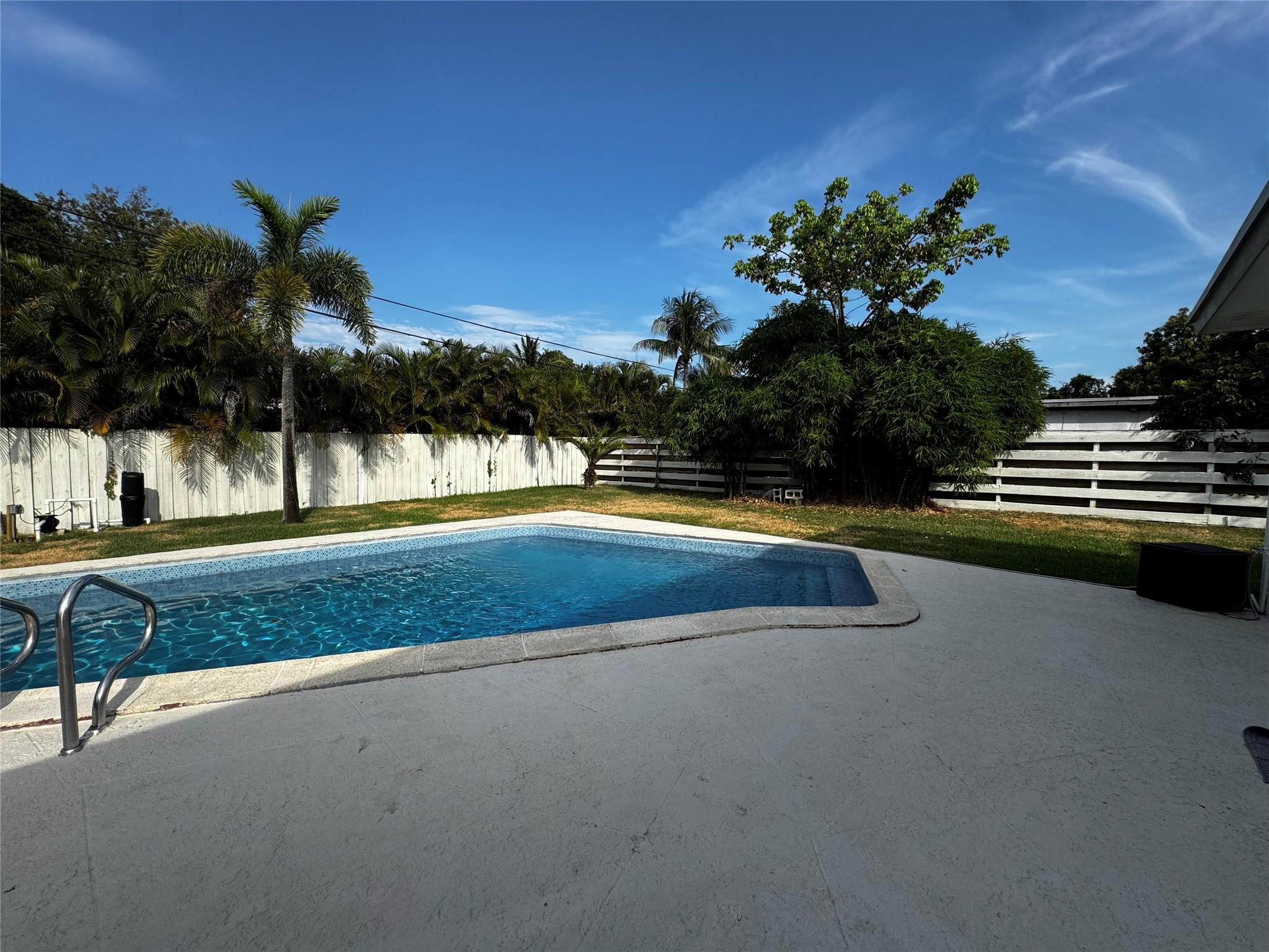 818 Fairway Dr