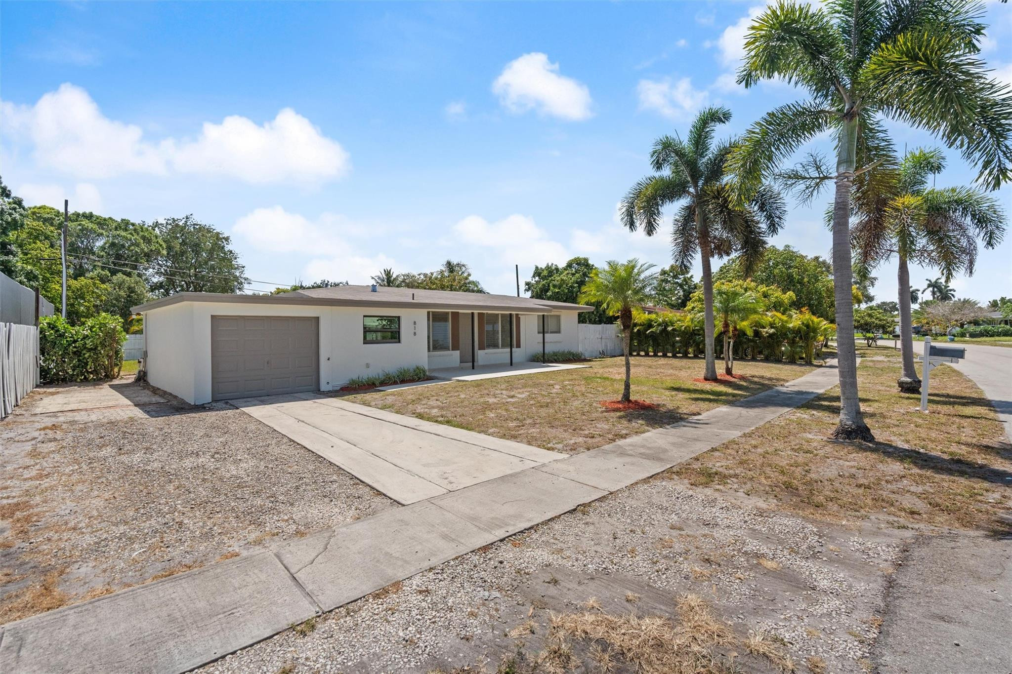 818 Fairway Dr