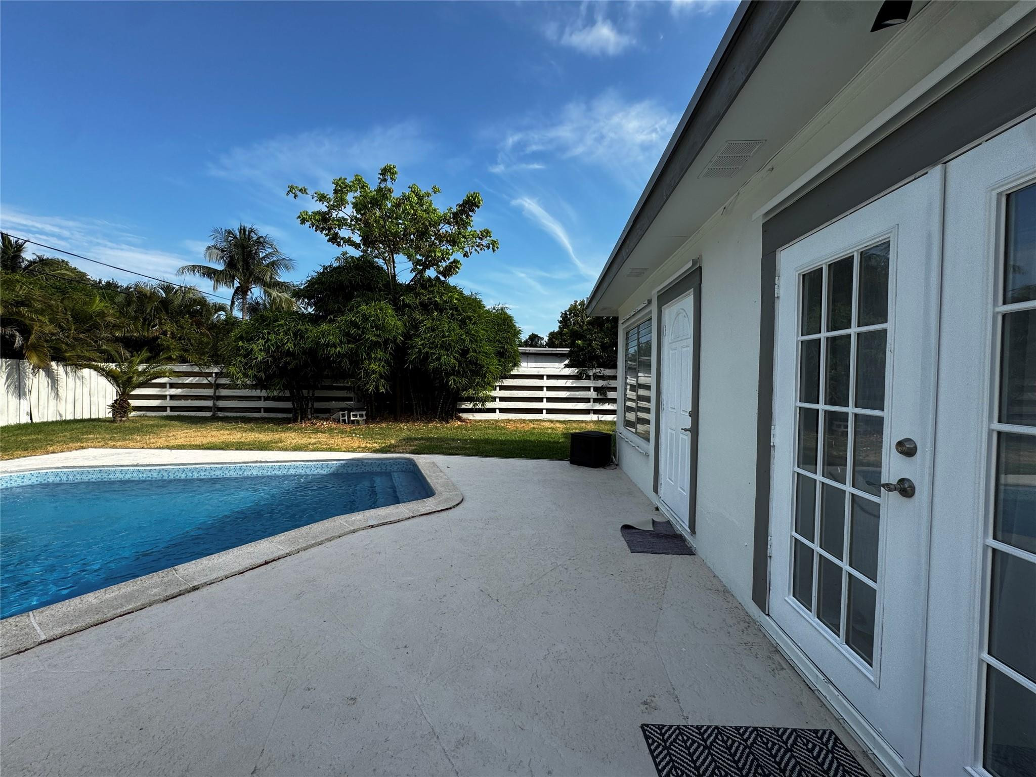 818 Fairway Dr