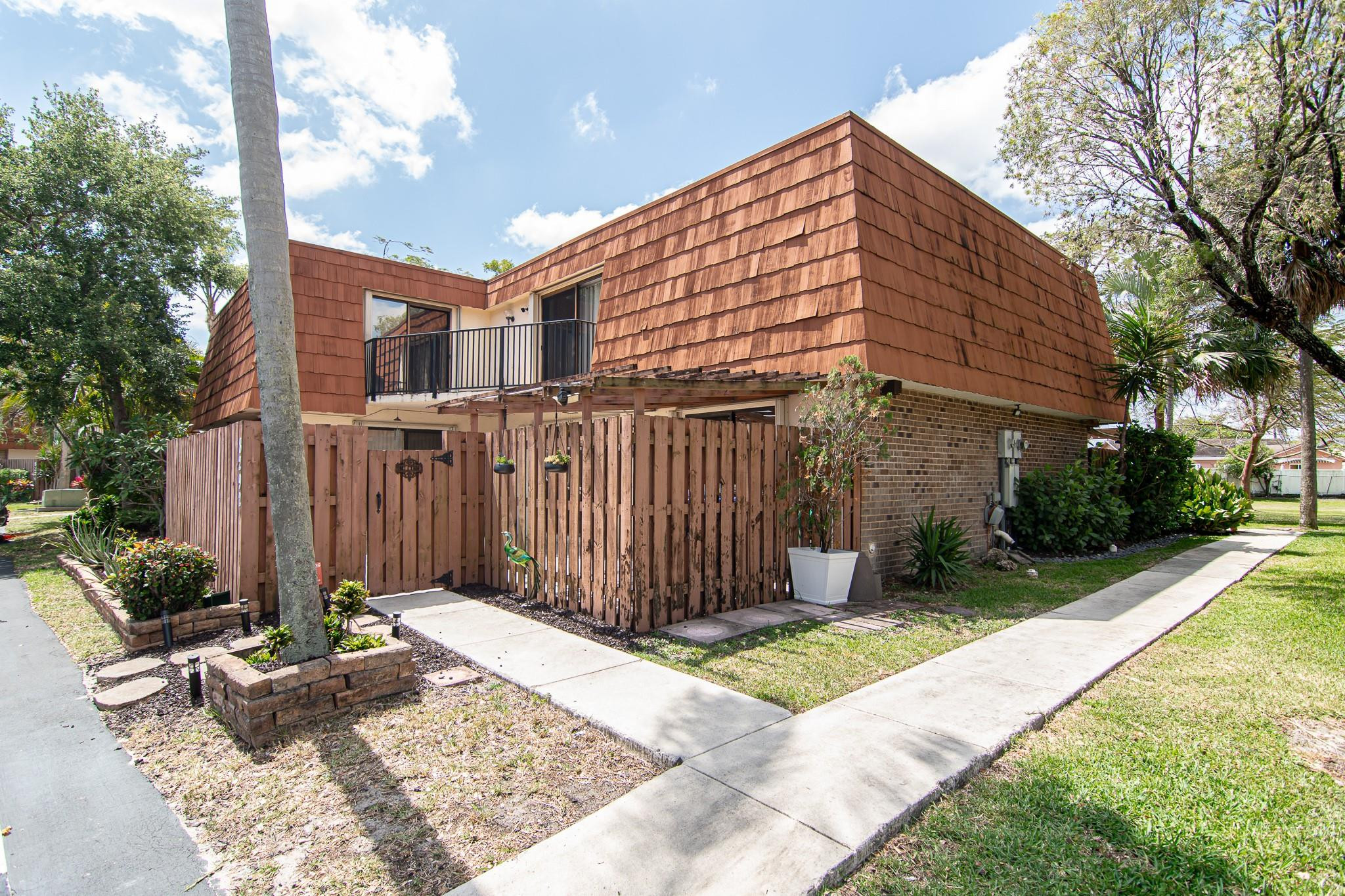 8292 S Coral Cir 8292