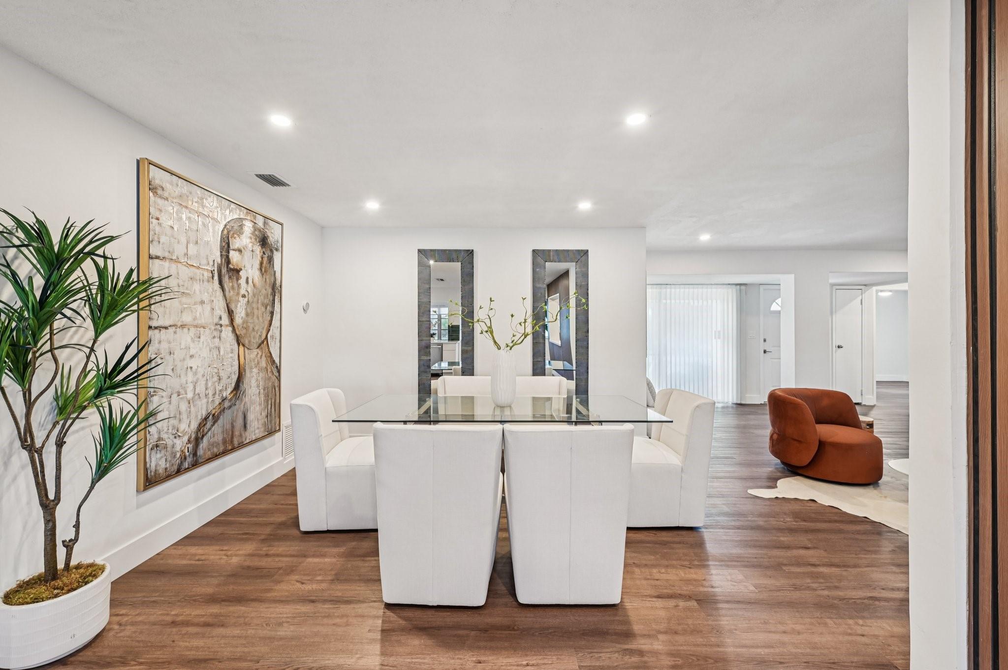 6764 Dogwood Dr
