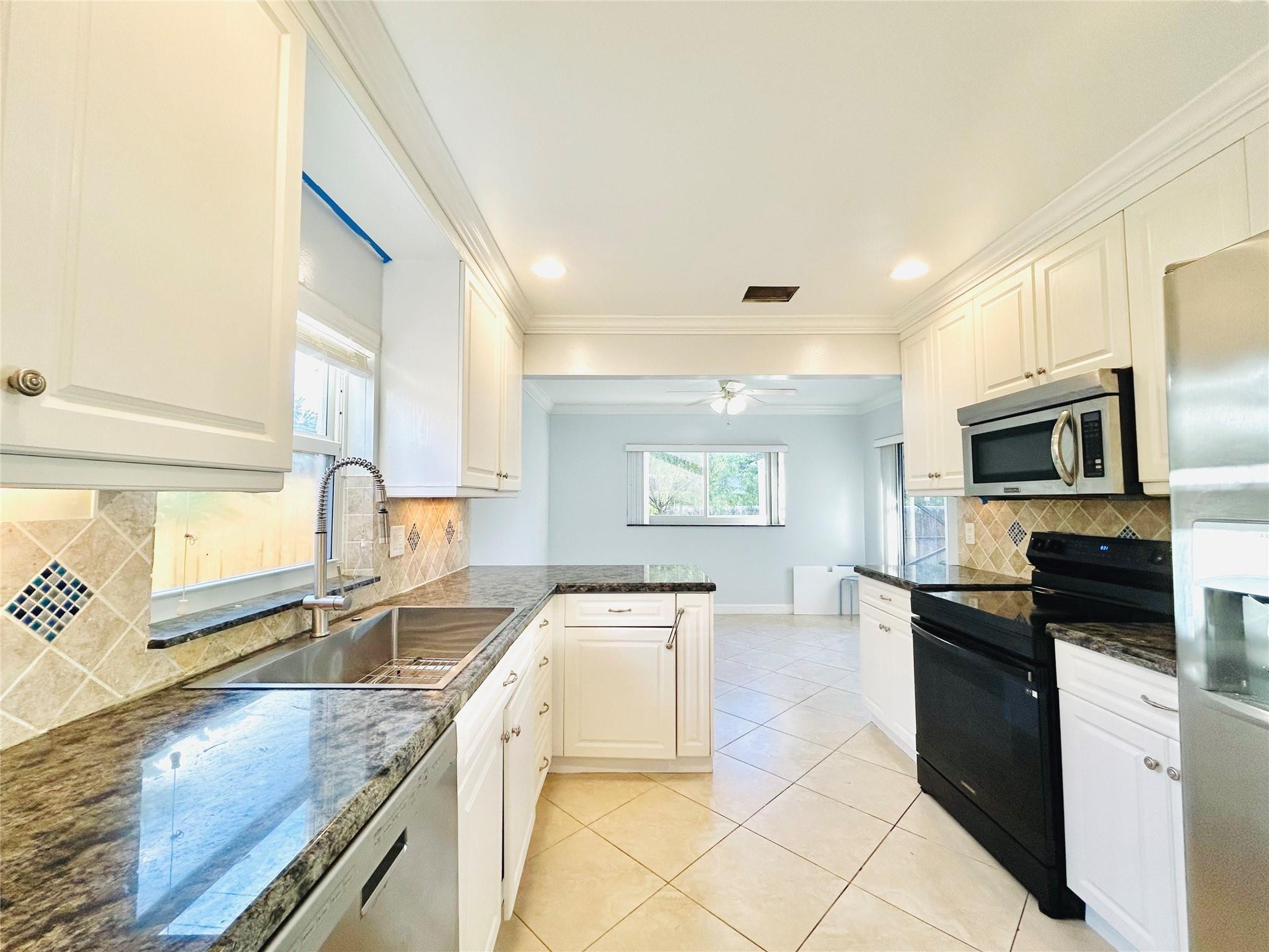 8948 SW 18th Rd