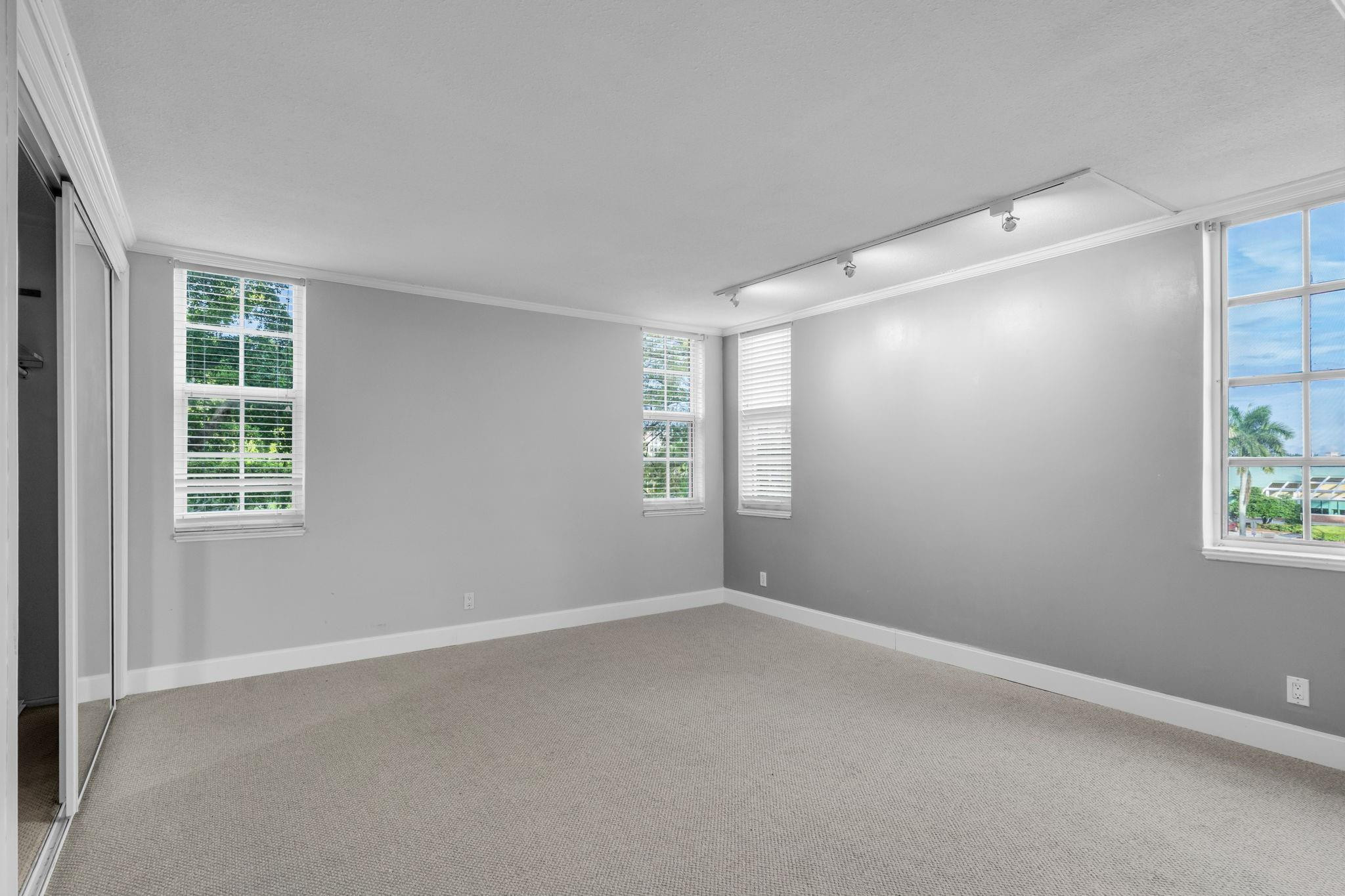 4020 W Palm Aire Dr 312
