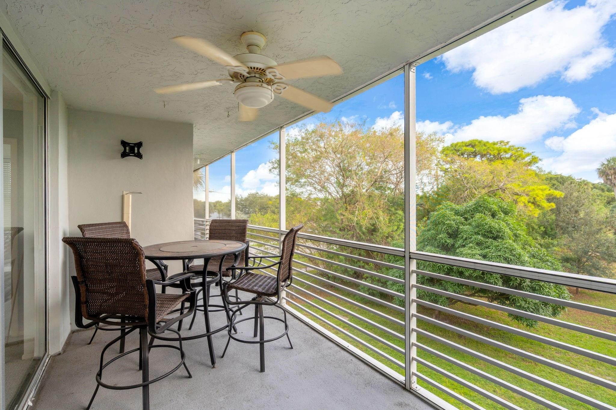 4020 W Palm Aire Dr 312