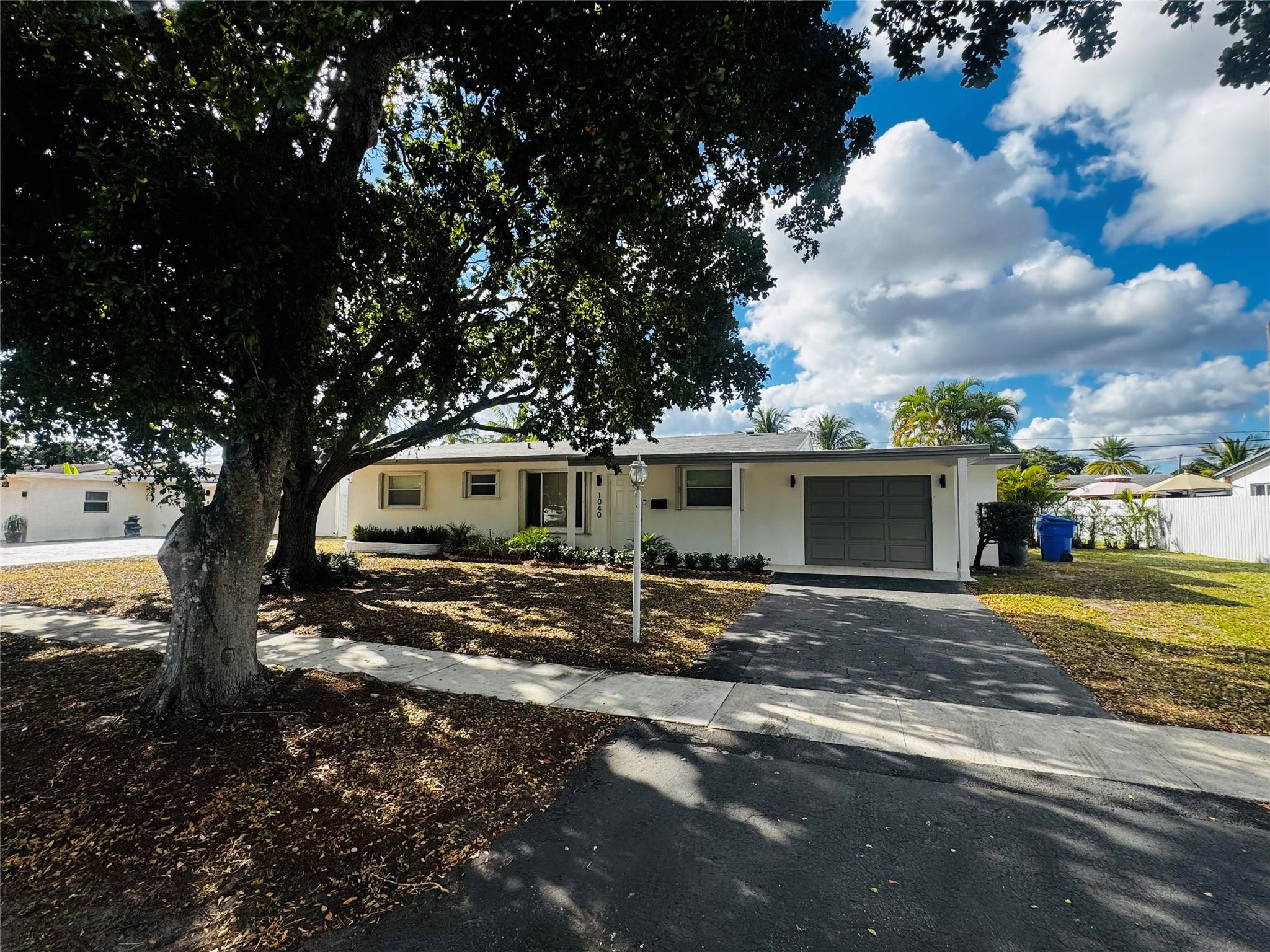 1040 N 74th Way