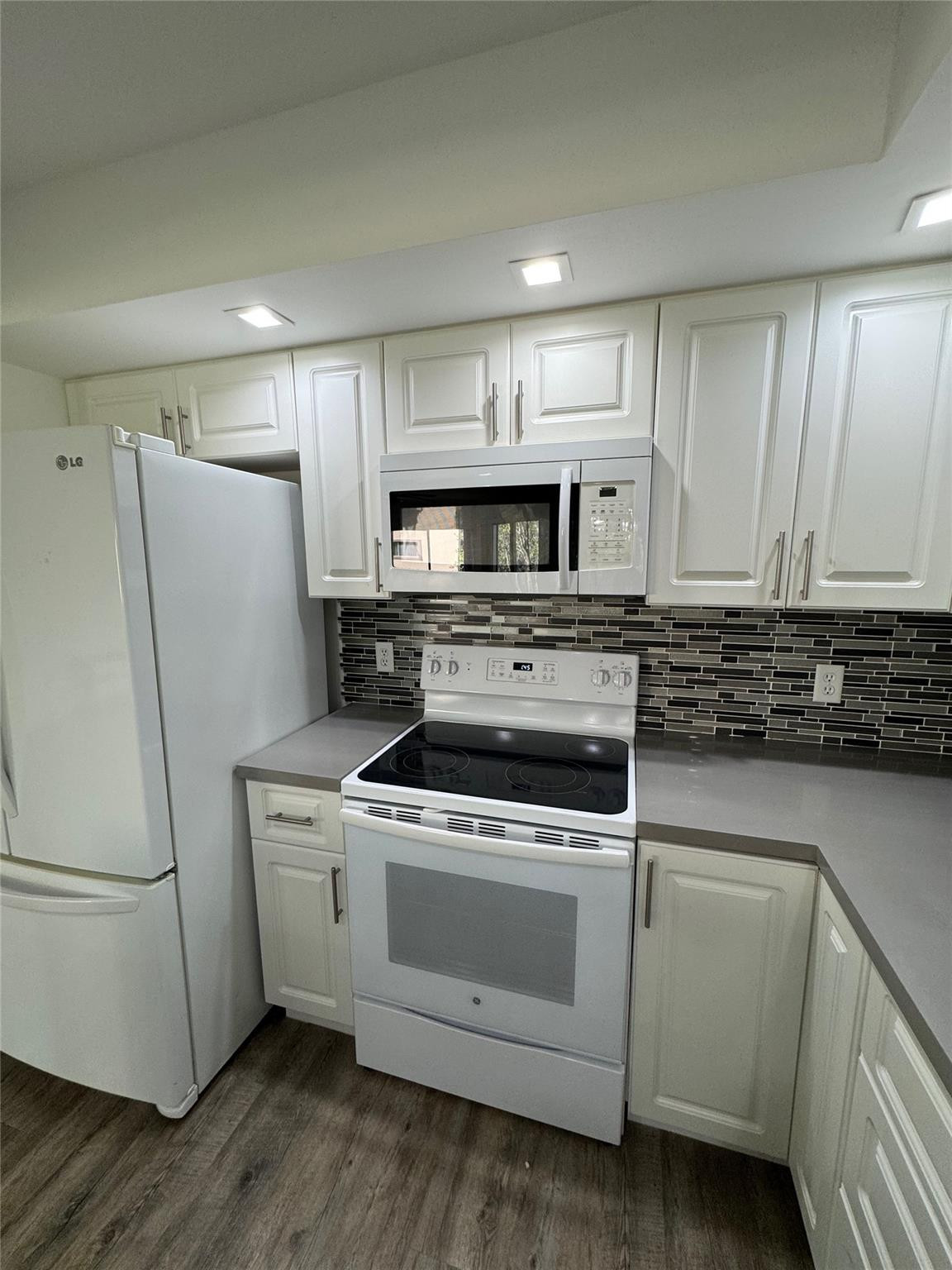 1651 SW 127th Ave 211A