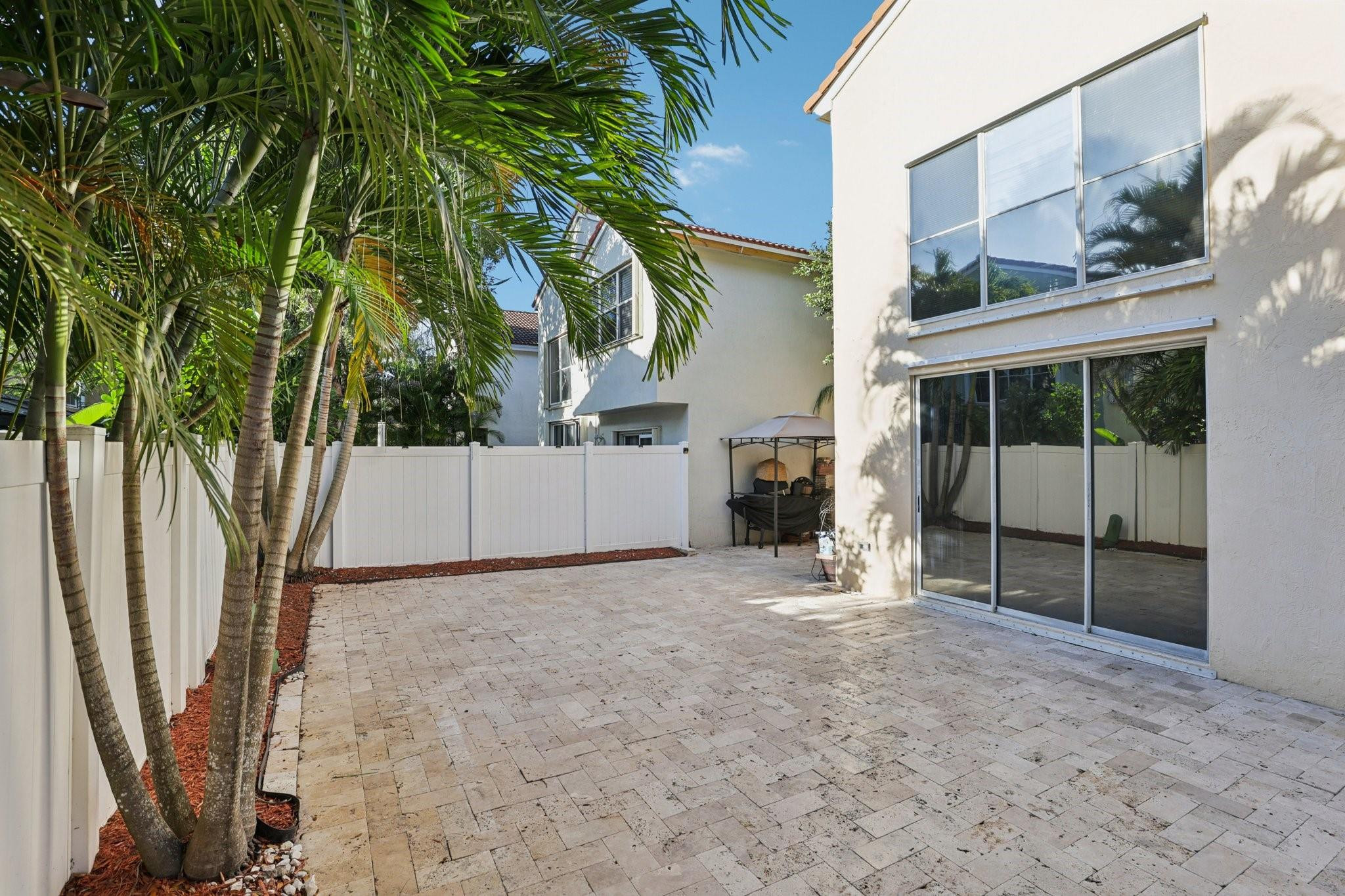 972 Azure Lane