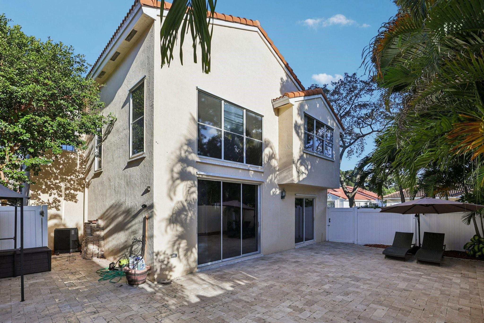 972 Azure Lane