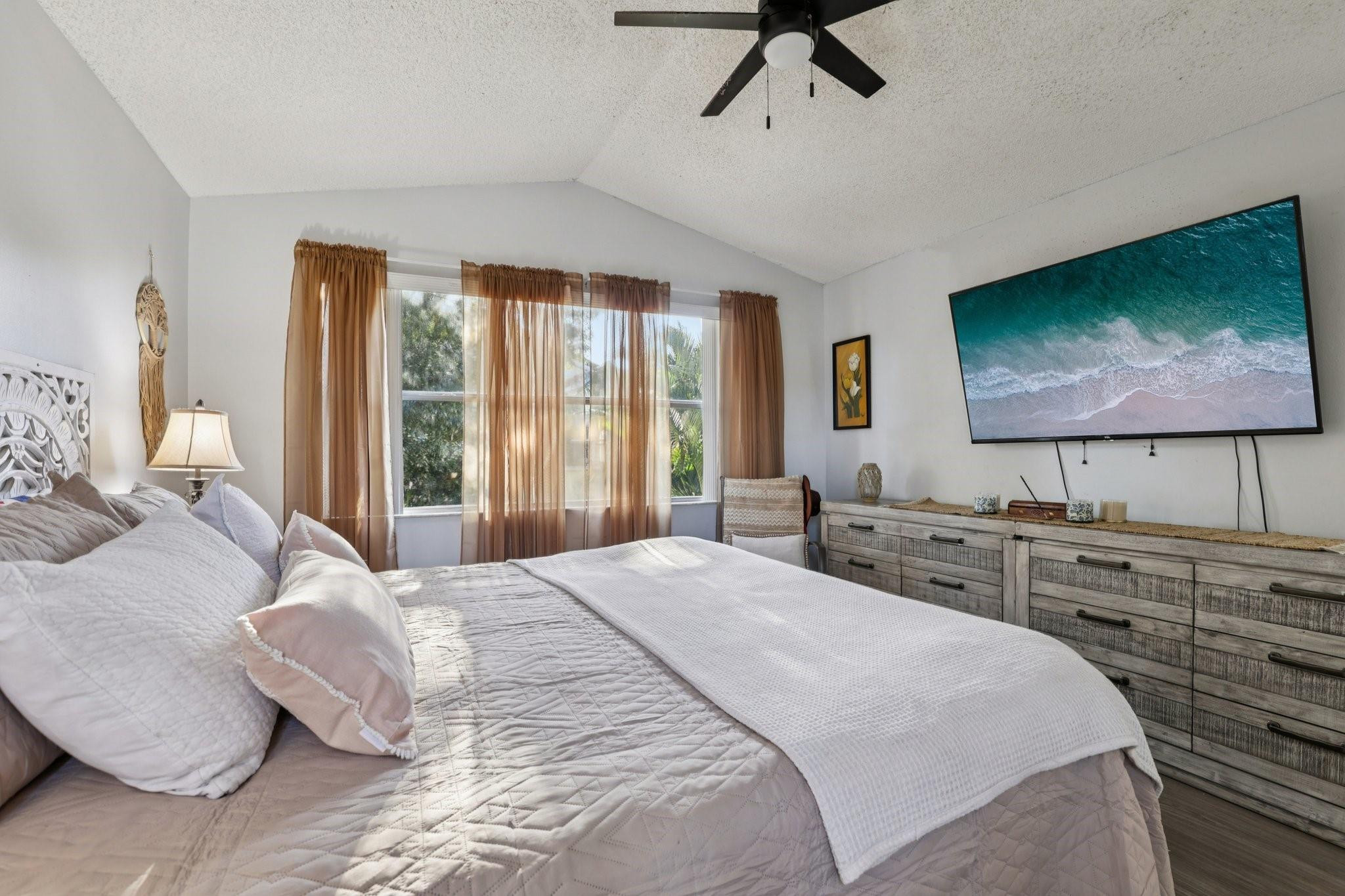 972 Azure Lane