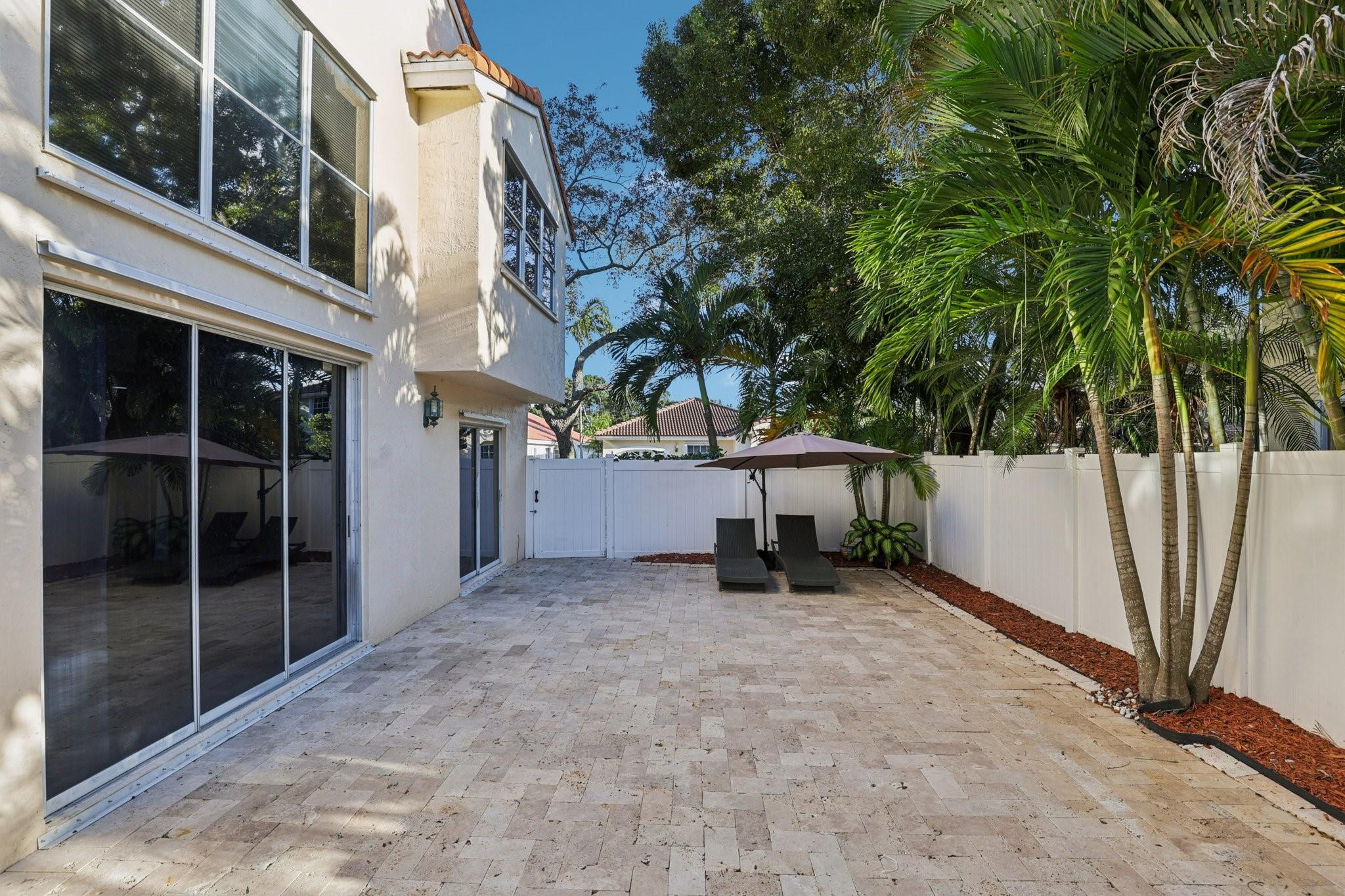 972 Azure Lane
