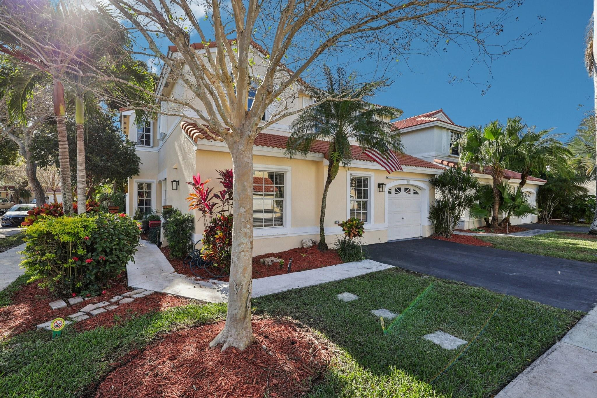 972 Azure Lane