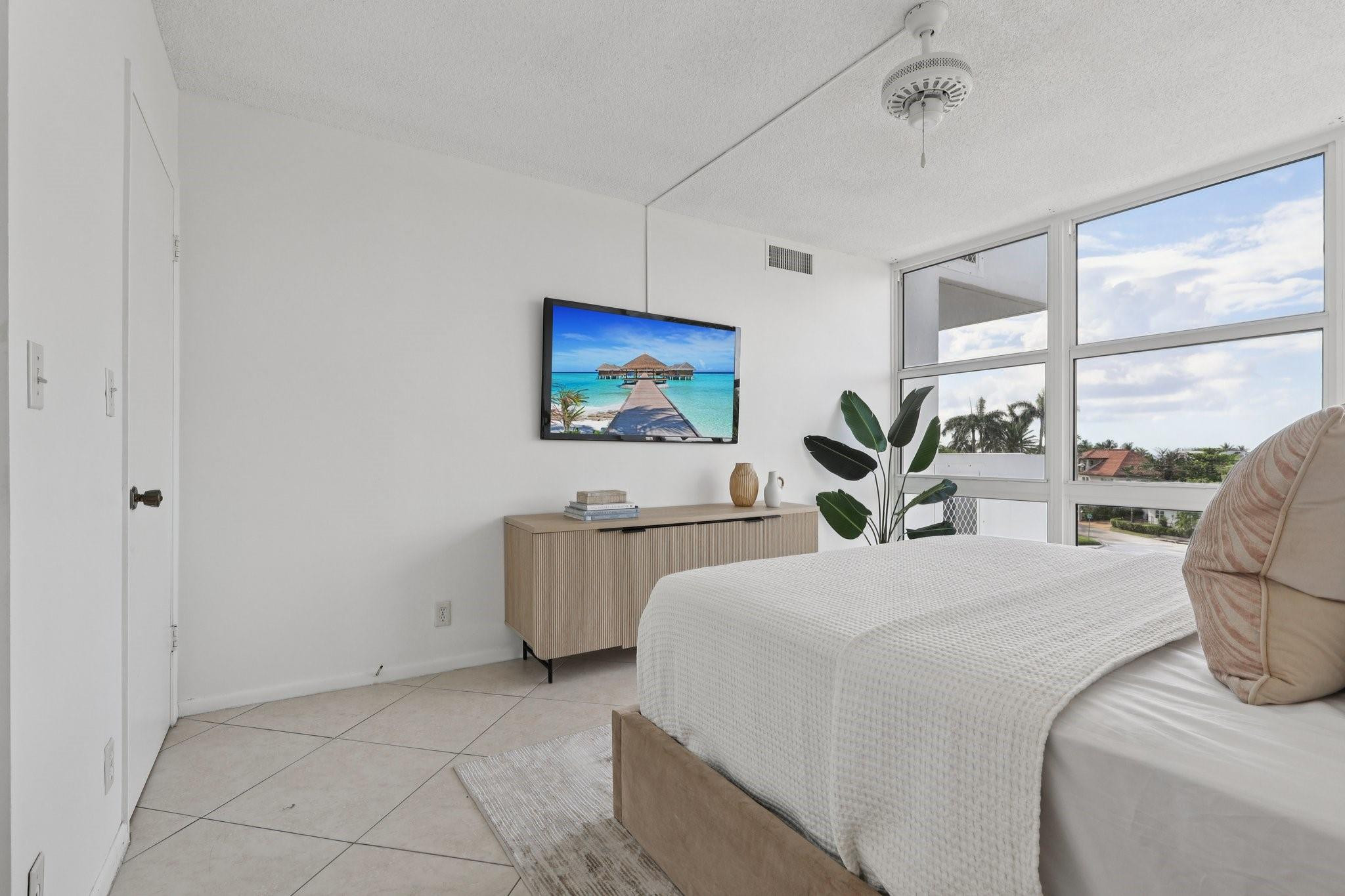 2701 N Ocean Boulevard 4C