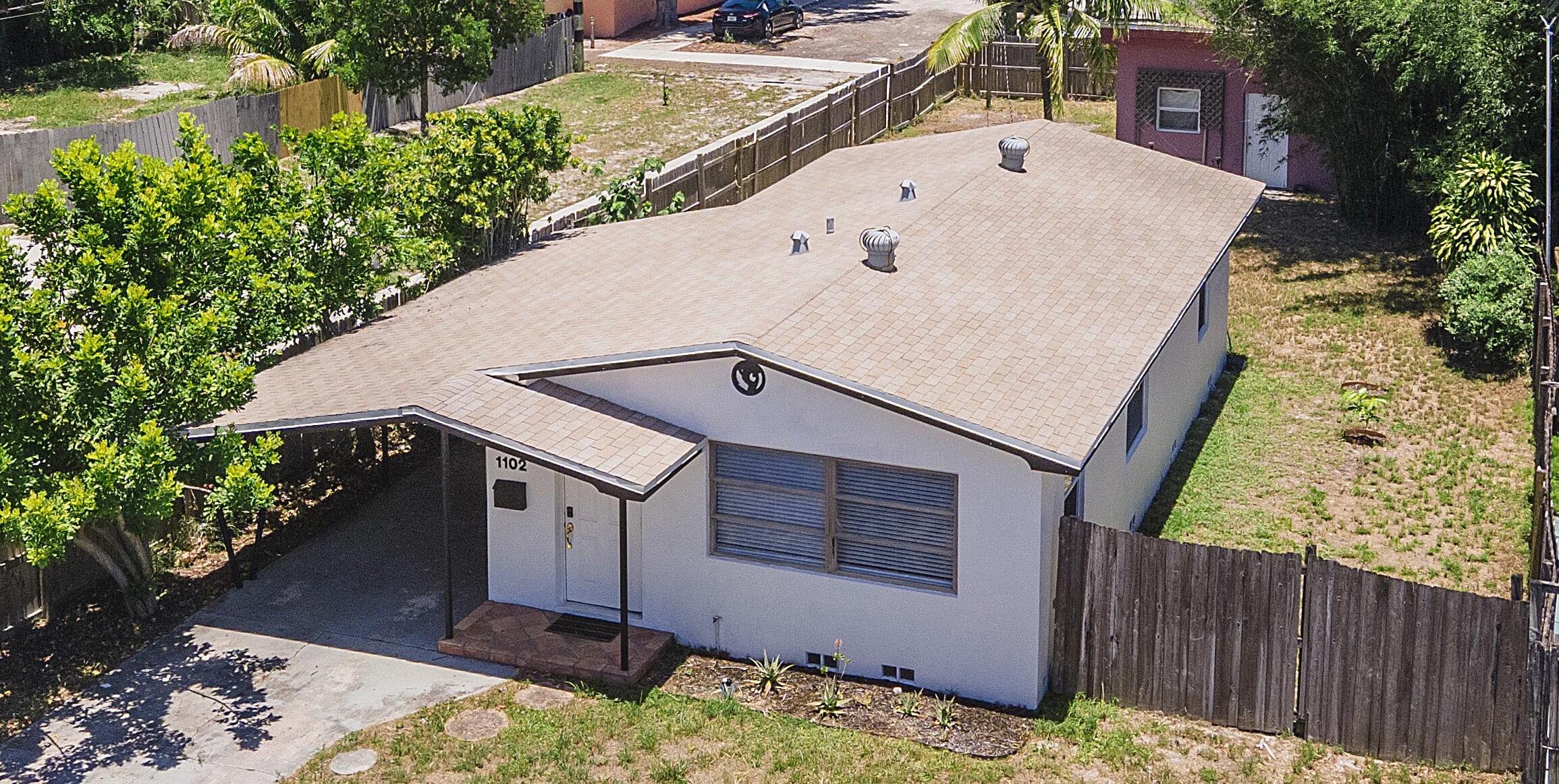 1102 S F Street