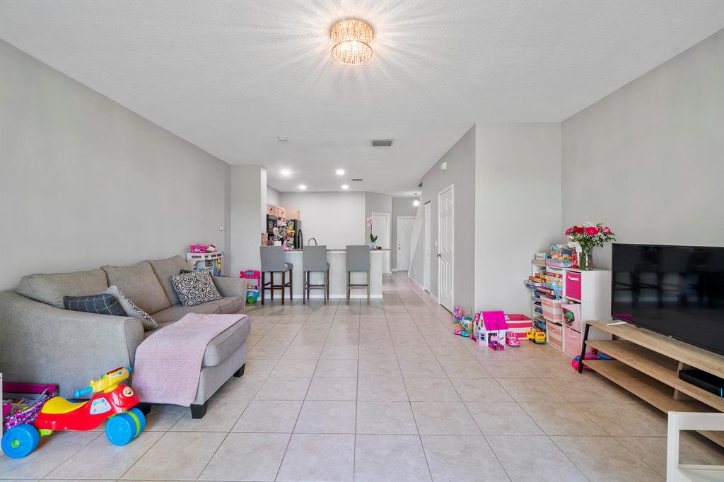 9962 Lago Drive