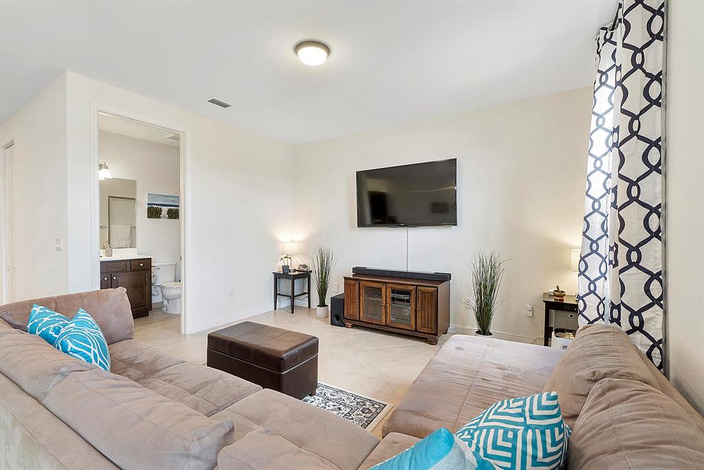 13041 Anthorne Lane