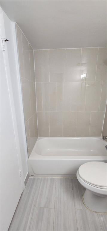 7401 NW 16th Street Unit: 305