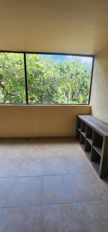 7401 NW 16th Street Unit: 305