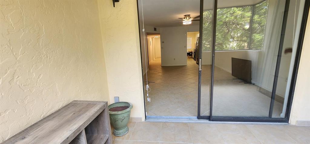 7401 NW 16th Street Unit: 305