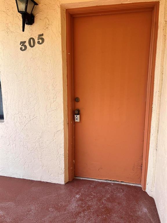 7401 NW 16th Street Unit: 305