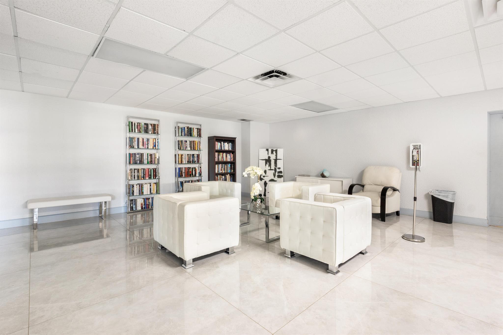 600 Parkview Drive 718