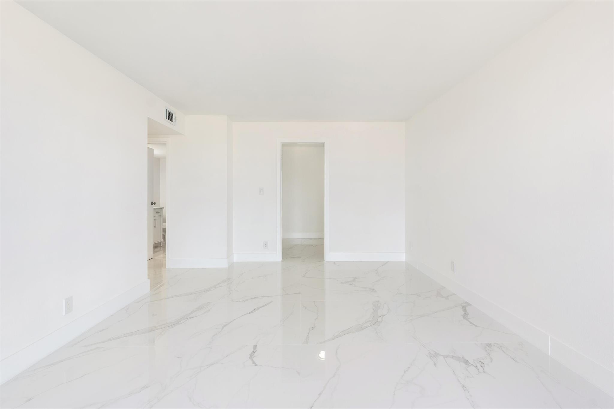600 Parkview Drive 718