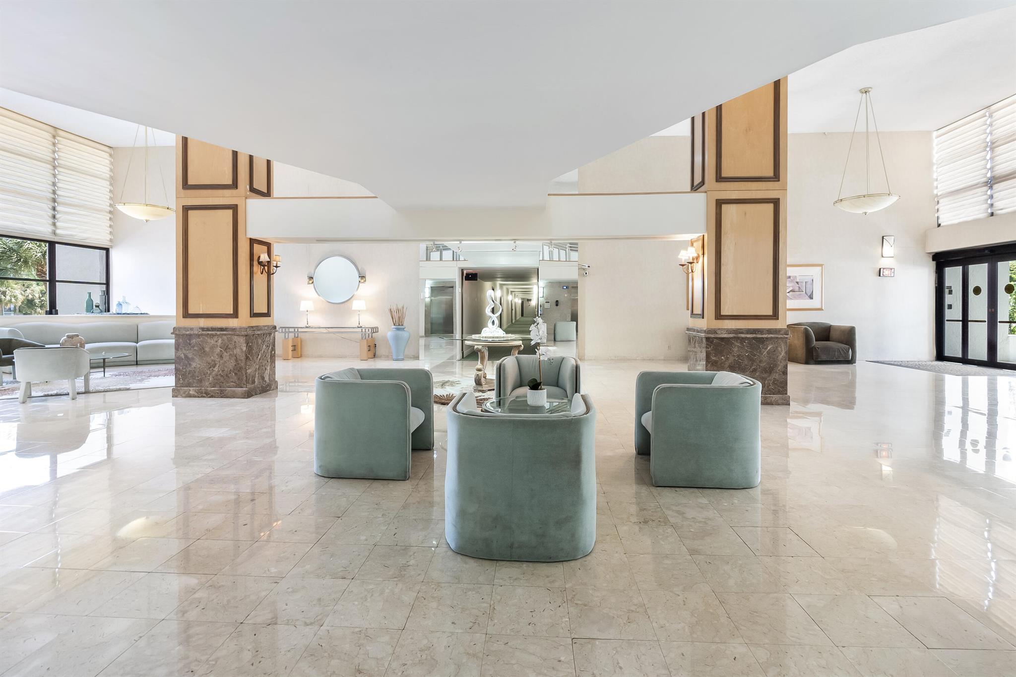 600 Parkview Drive 718