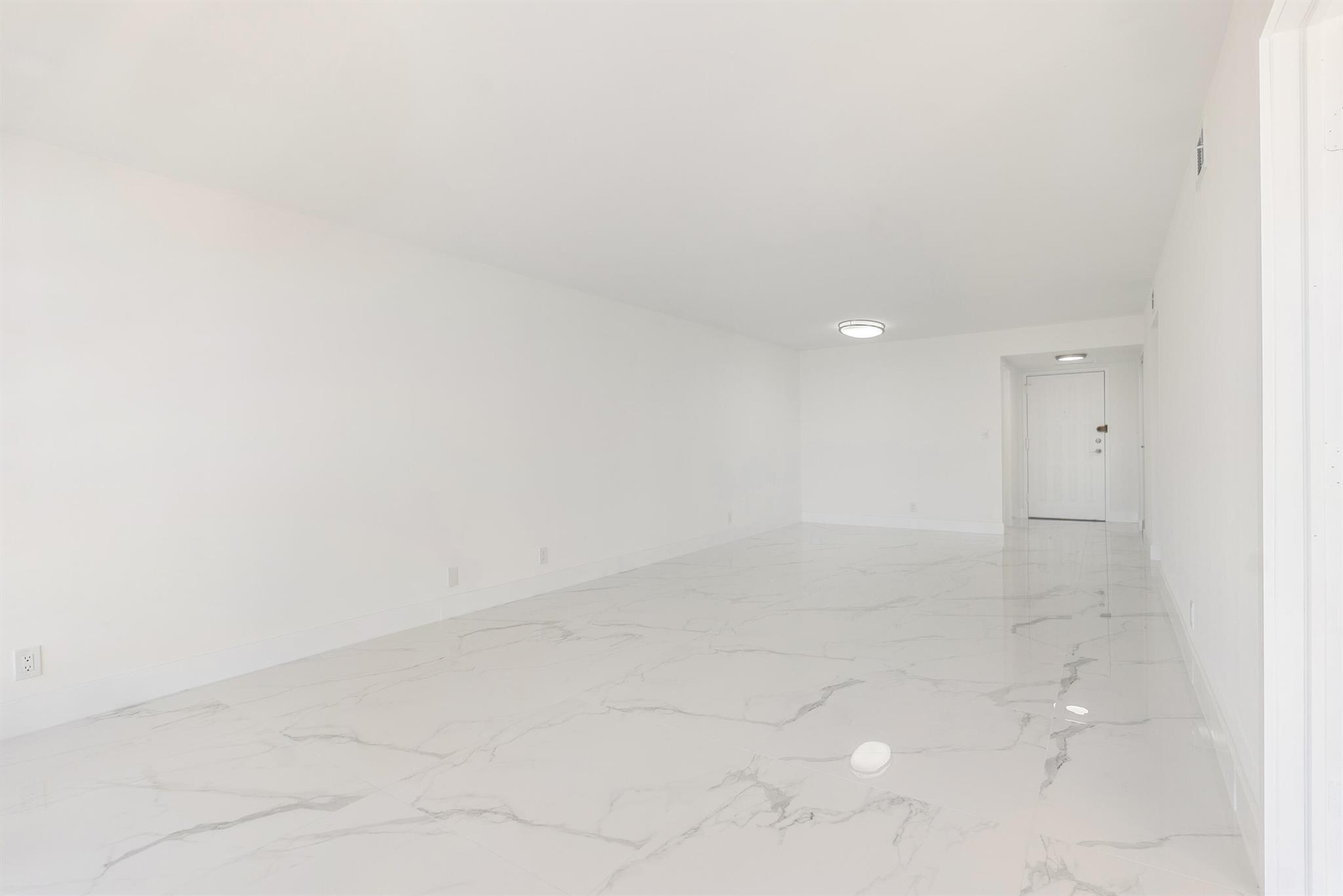600 Parkview Drive 718
