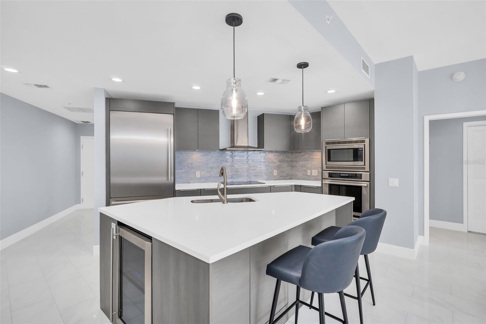 175 1ST ST S #905