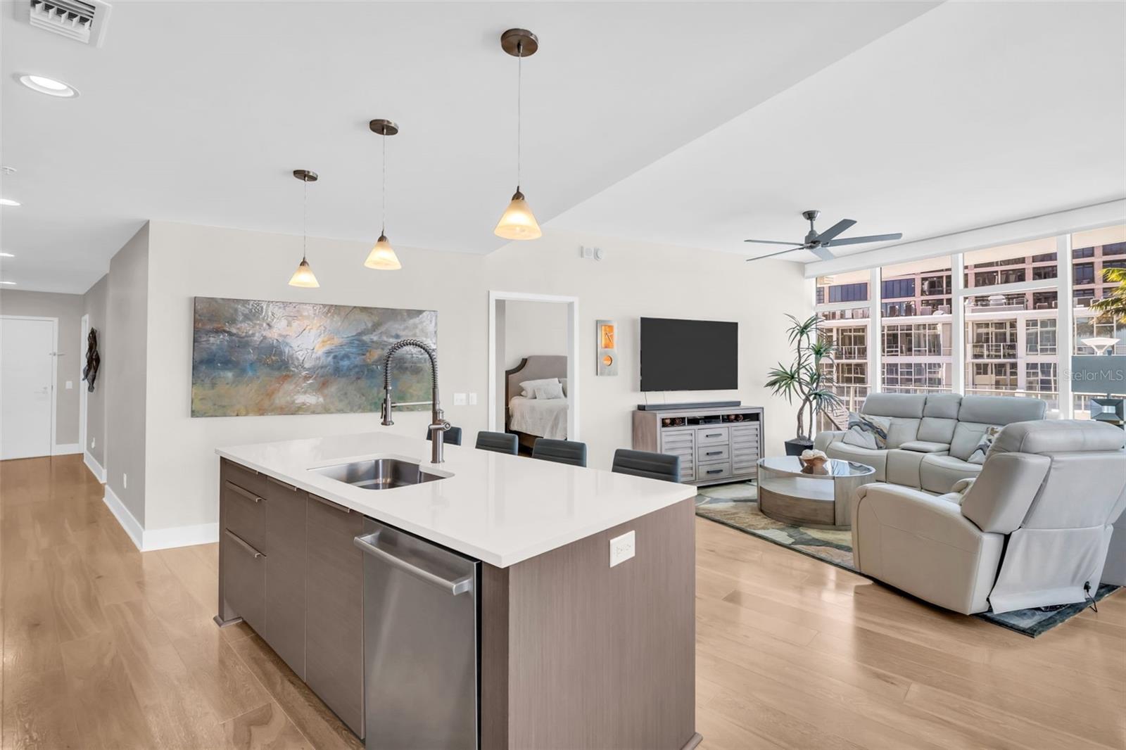175 1ST ST S #702