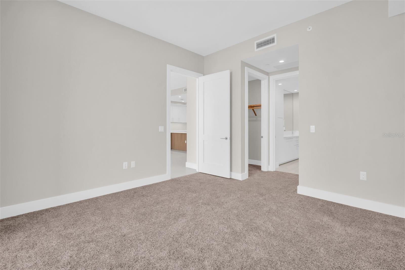 275 1ST AVE S #2708