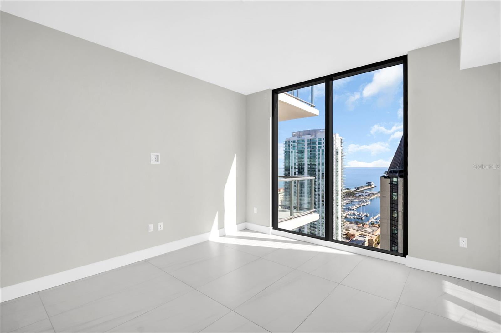 275 1ST AVE S #3304